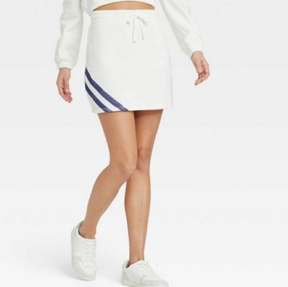 Grayson Threads White with Blue Striped Accent Fleece Tennis Style Skirt Size L